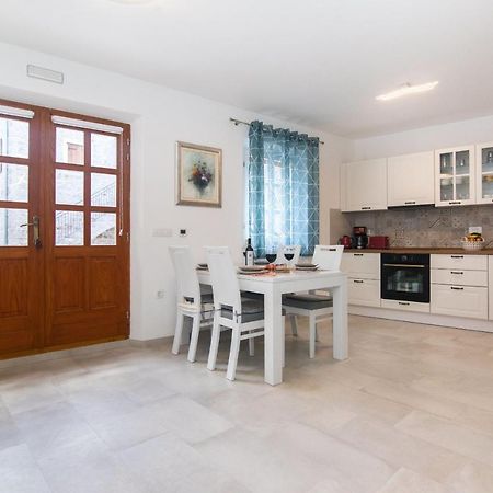 Villa House Tia à Vrboska Extérieur photo