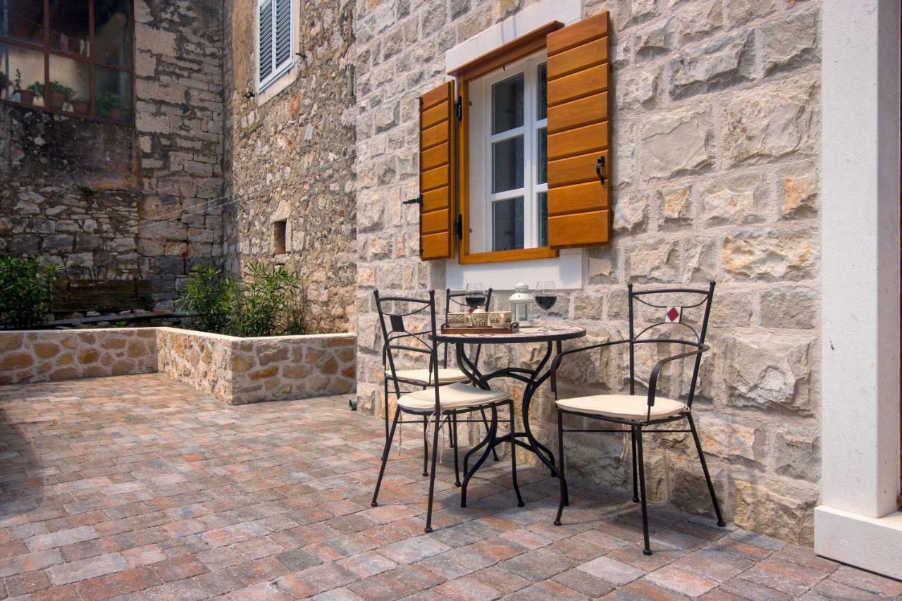Villa House Tia à Vrboska Extérieur photo